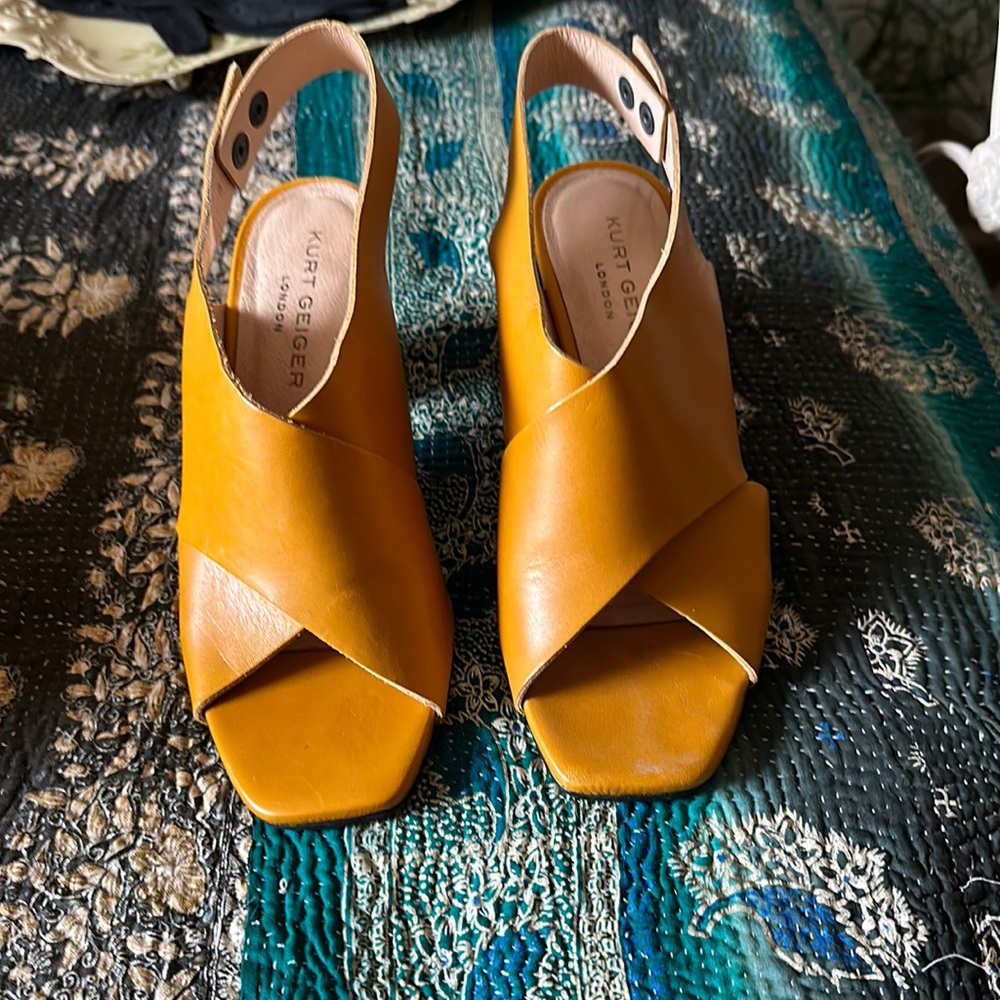 Mustard color leather upper heels
